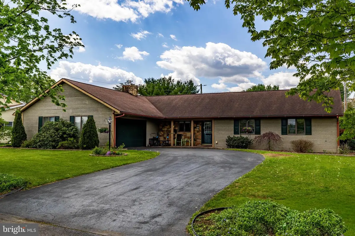 106 Aberdeen Rd, Williamsport, PA 17701 - #1