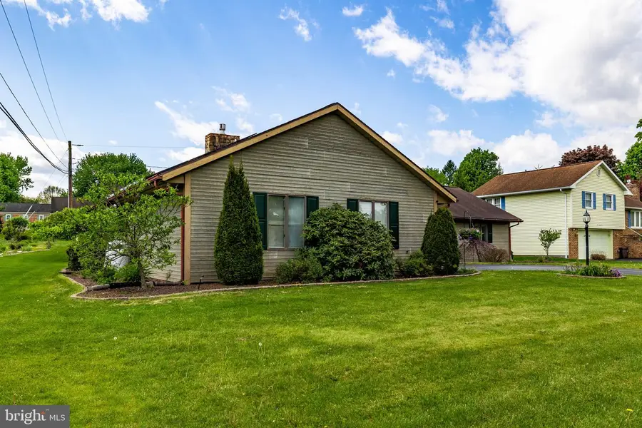 106 Aberdeen Rd, Williamsport, PA 17701 - #3