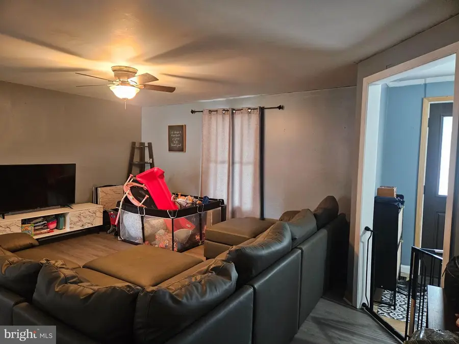 218 Calvert St, Jersey Shore, PA 17740 - #2