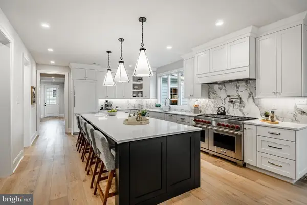 407 Oakwynne Dr, WYNNEWOOD, PA 19096