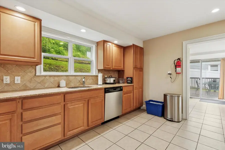 628 Ford St, Conshohocken, PA 19428 - Image #3