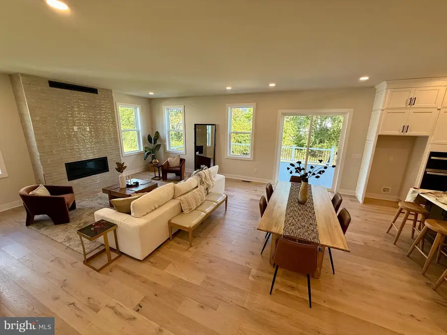 414 Emmitt Ct, Royersford, PA 19468 - Image #2