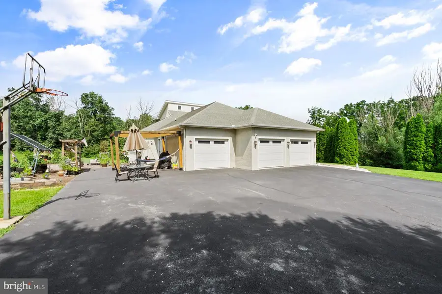 213 Cross Rd, Gilbertsville, PA 19525 - #3