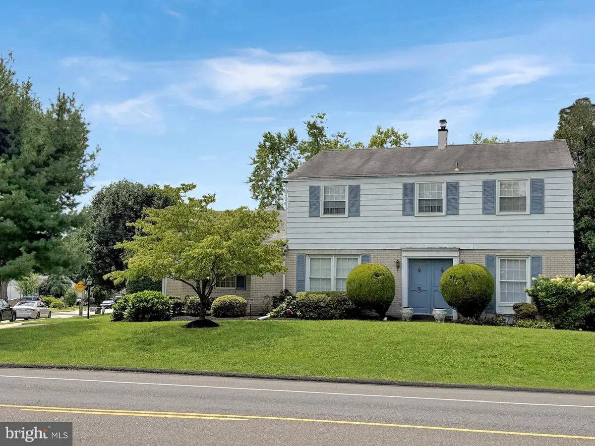 459 Edgewood Dr, Ambler, PA 19002 - Image #1