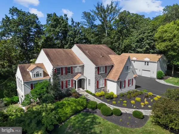 2104 Squirrel Hill Rd, SCHWENKSVILLE, PA 19473