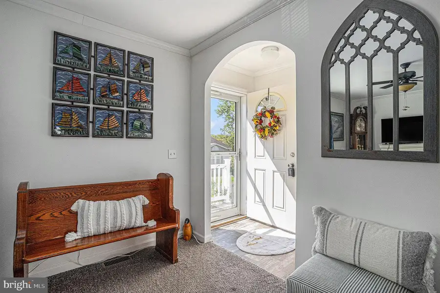 906 Lakeview Dr, Green Lane, PA 18054 - Image #2