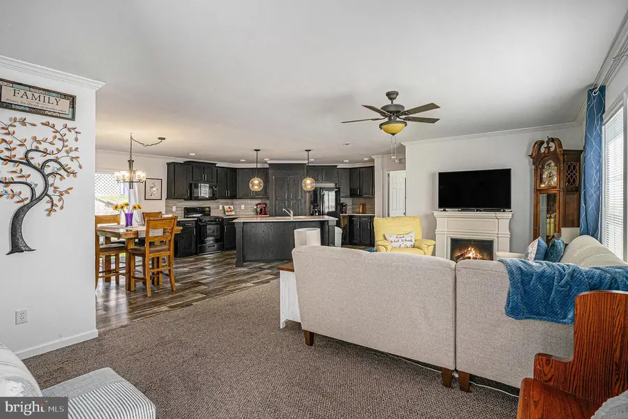 906 Lakeview Dr, Green Lane, PA 18054 - Image #3