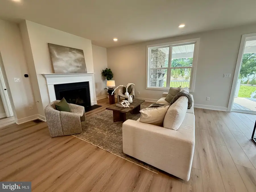 404 Emmitt Ct, Royersford, PA 19468 - Image #2