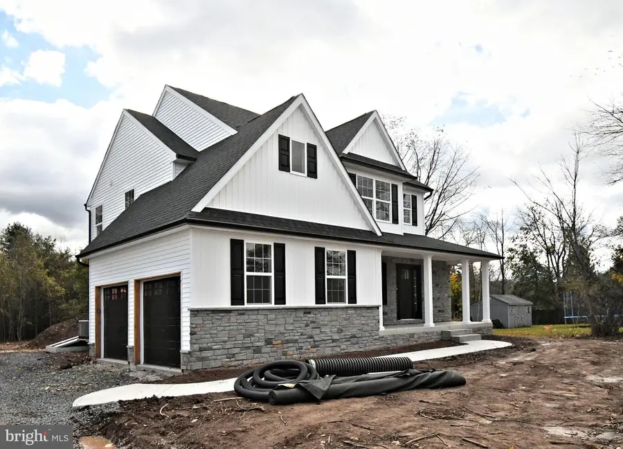 638 Gilbertsville Rd, Gilbertsville, PA 19525 - Image #2