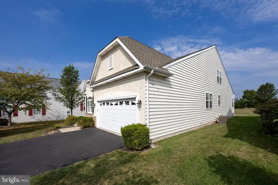 4397 Meadowridge Ln, Collegeville, PA 19426 - Image #3