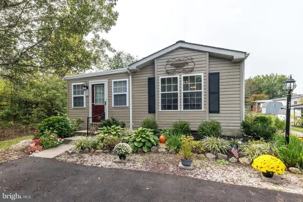 25 Chestnut Ct E, HARLEYSVILLE, PA 19438