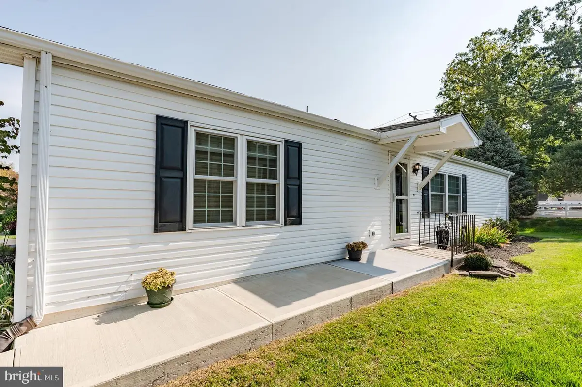 1105 Jfk Dr, North Wales, PA 19454 - #1