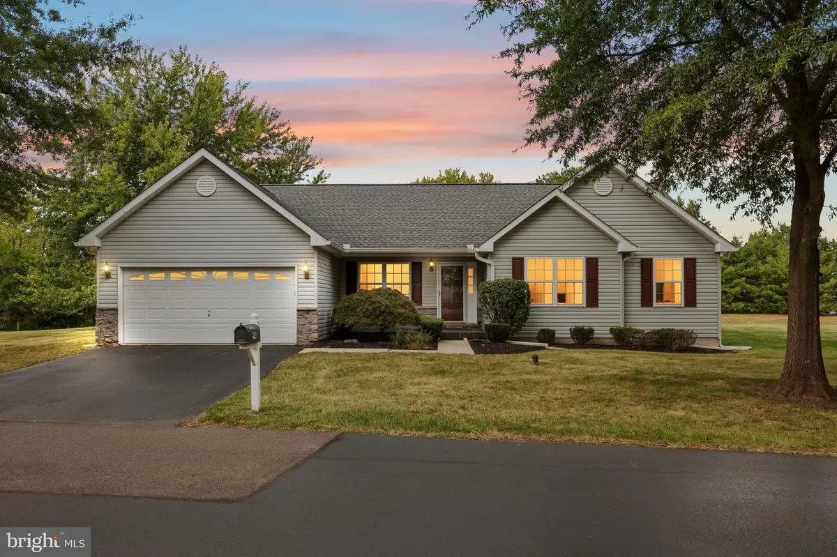 94 Presidential Dr, Royersford, PA 19468 - Image #1