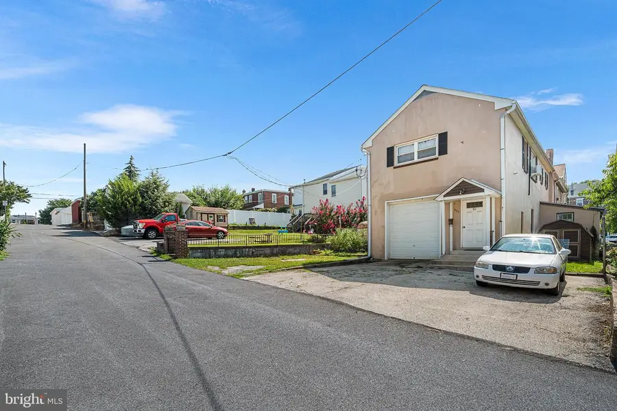 407 Holstein St, Bridgeport, PA 19405 - Image #3