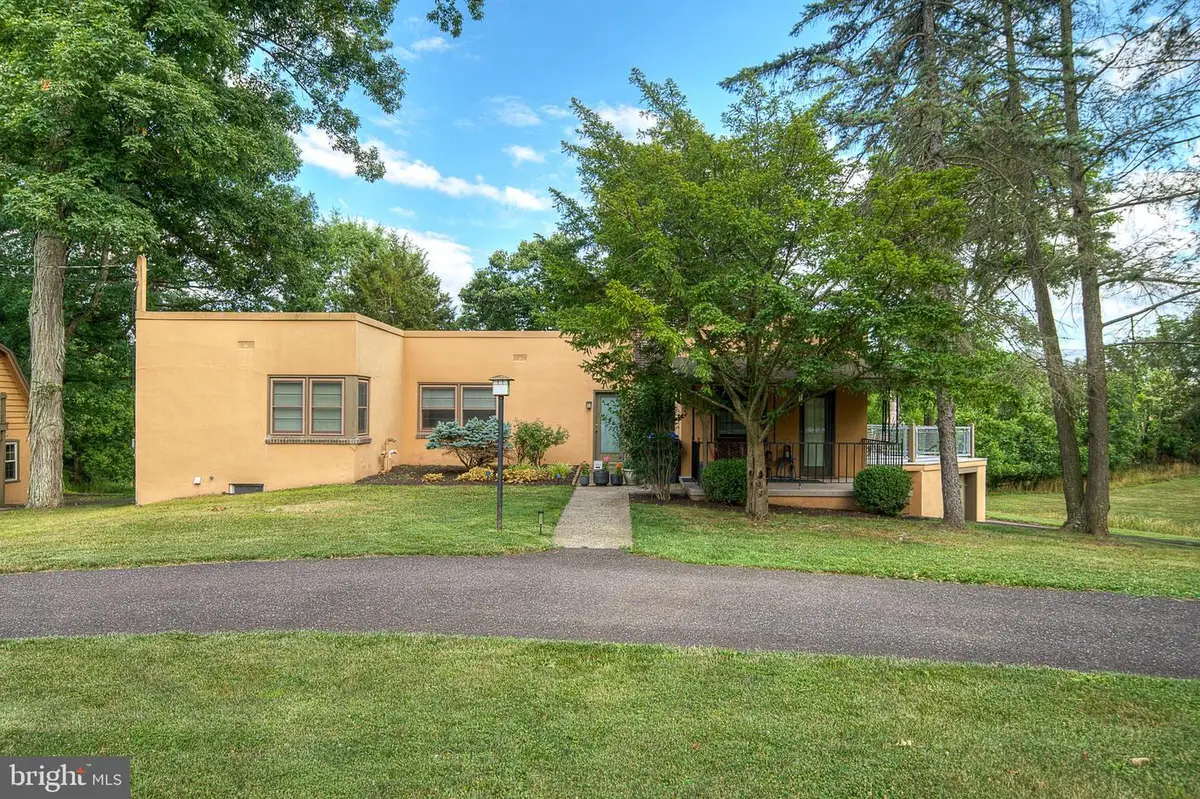 325 E 9th Ave, Collegeville, PA 19426 - Image #1