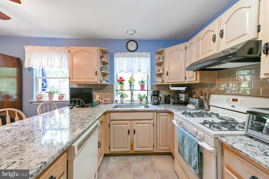 551 Upland St, Pottstown, PA 19464 - Image #2