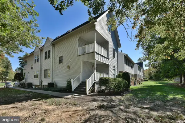 100 Victoria Dr, MONTGOMERYVILLE, PA 18936