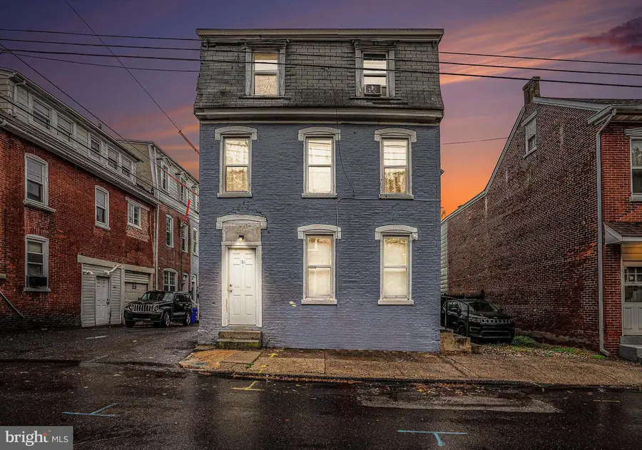 164 N Evans St, Pottstown, PA 19464 - #2