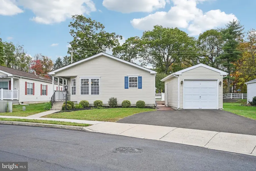 1099 Jfk Dr, North Wales, PA 19454 - Image #3