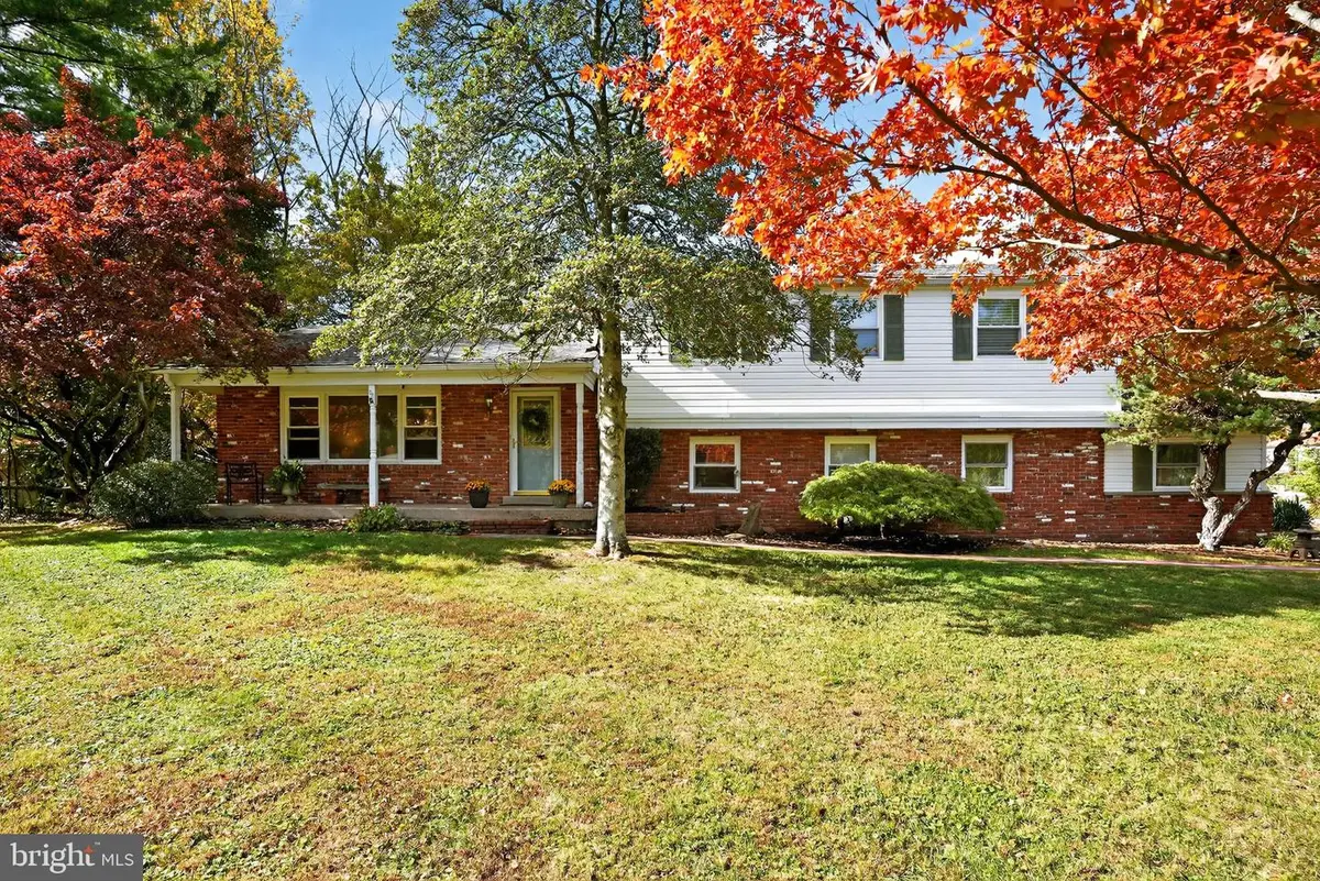 376 Meadowbrook Rd, North Wales, PA 19454 - Image #1