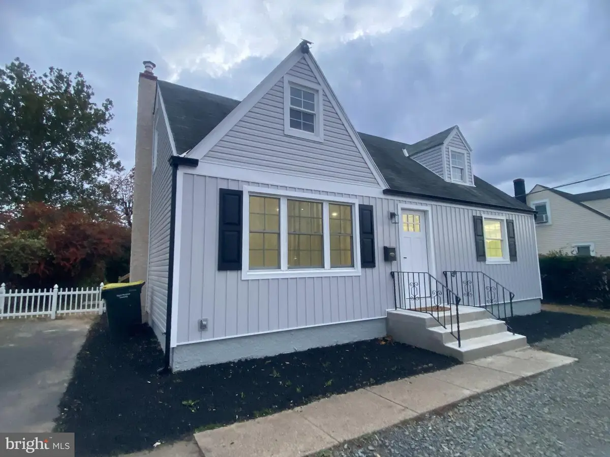 2900 E County Line Rd, Hatboro, PA 19040 - Image #1