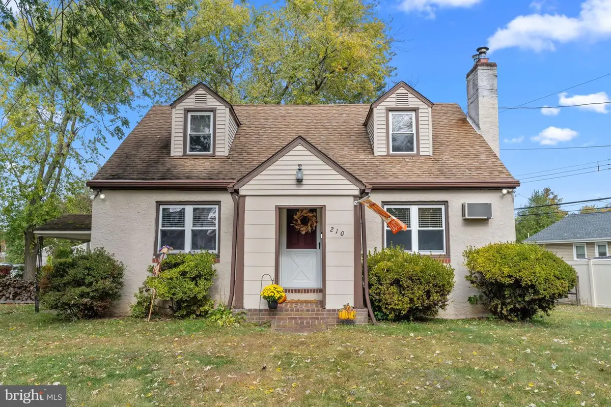 210 Castello Ave, Hatboro, PA 19040 - Image #1