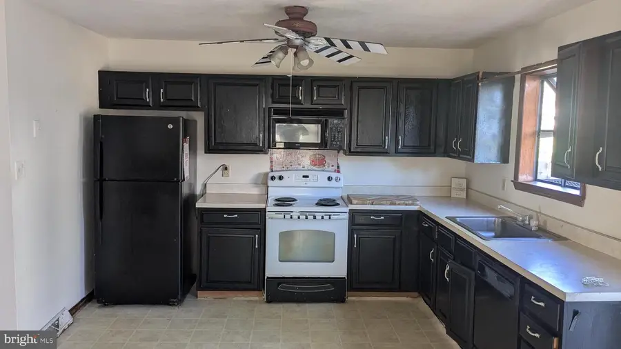 214 Washington Ct, Collegeville, PA 19426 - Image #2