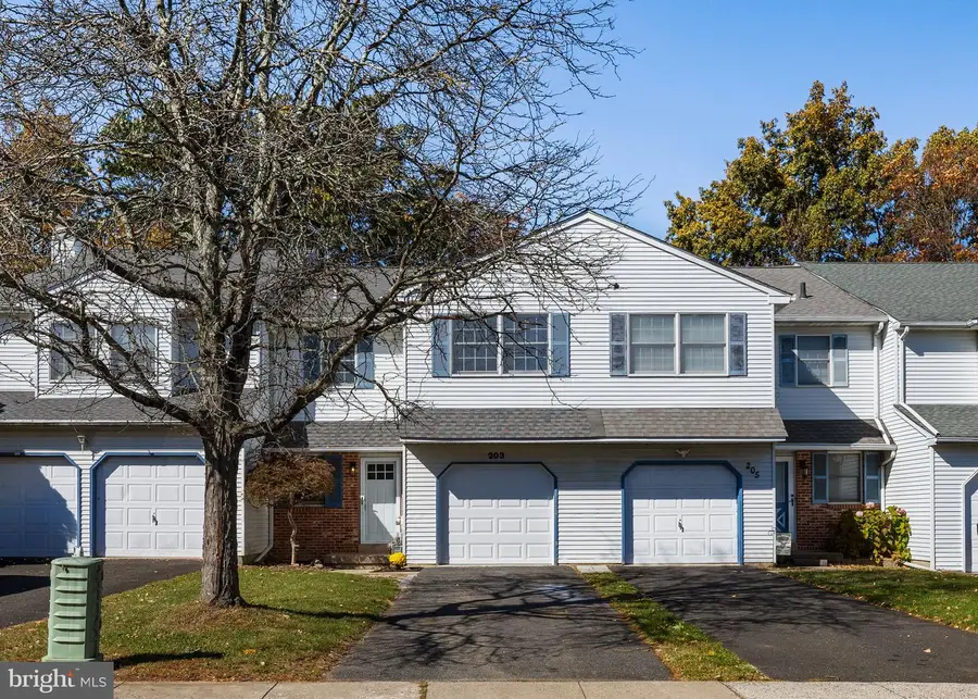 203 Jonathan Dr, North Wales, PA 19454 - Image #3