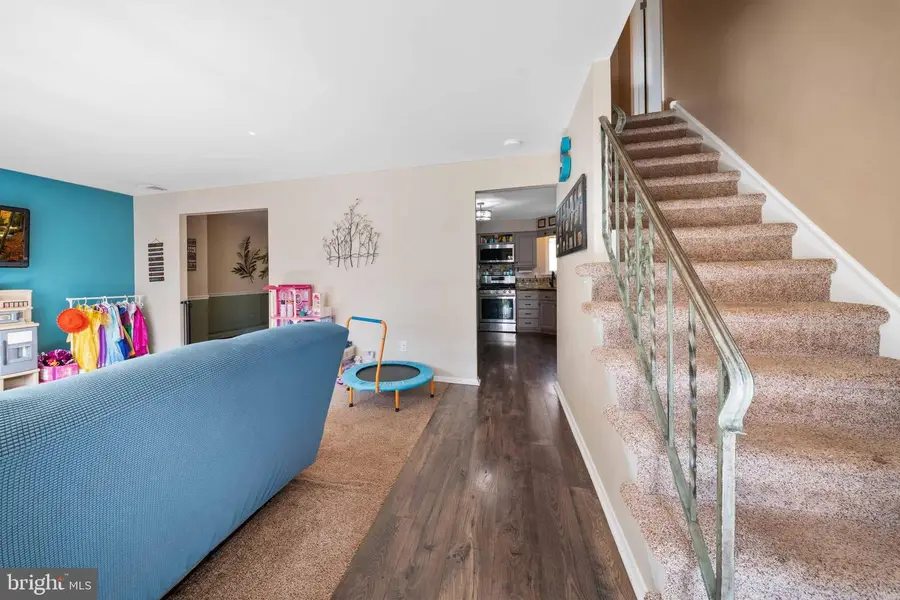 1825 Flintlock Cir, Lansdale, PA 19446 - Image #2