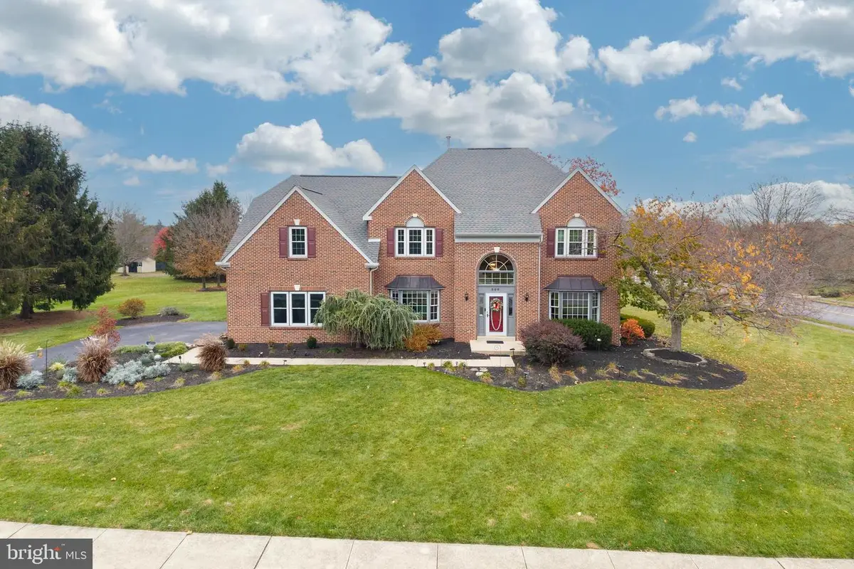 300 Sierra Crest Dr, Collegeville, PA 19426 - Image #1