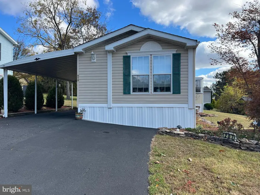 207 Green Hill Dr, Green Lane, PA 18054 - Image #2