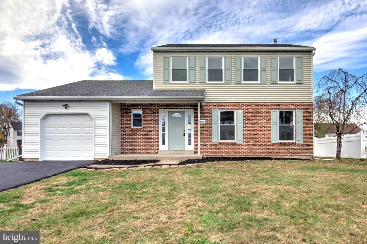 2575 Romig Rd, Gilbertsville, PA 19525 - Image #1