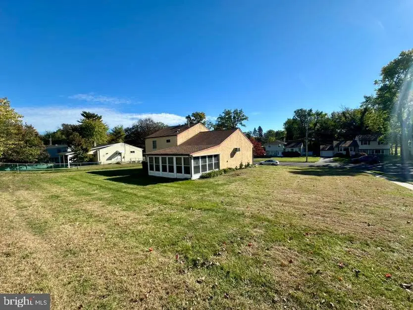 45 Flamingo Rd, Hatboro, PA 19040 - Image #2