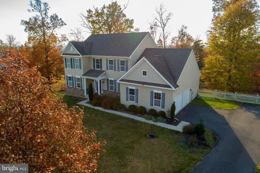 5933 Woodridge Dr, Green Lane, PA 18054 - Image #3