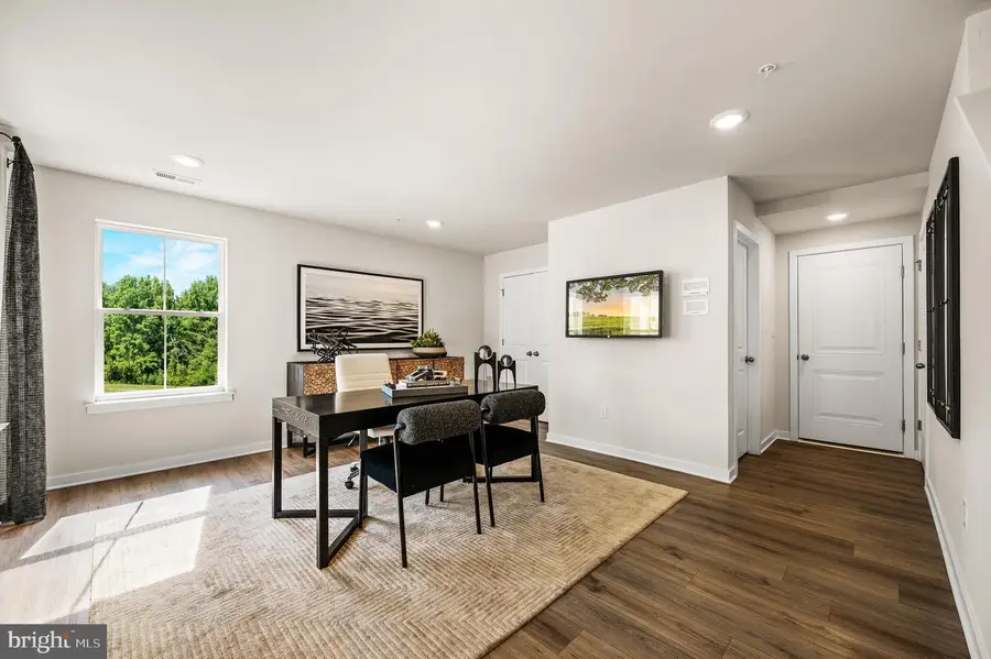 33 Anderson Dr, Bridgeport, PA 19405 - Image #2