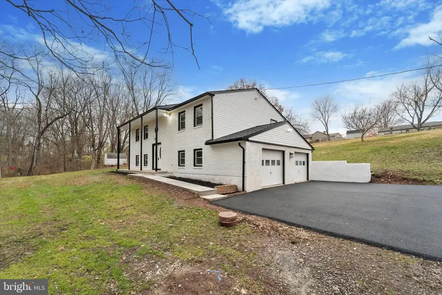 2672 Crownview Rd, Pottstown, PA 19464 - Image #2