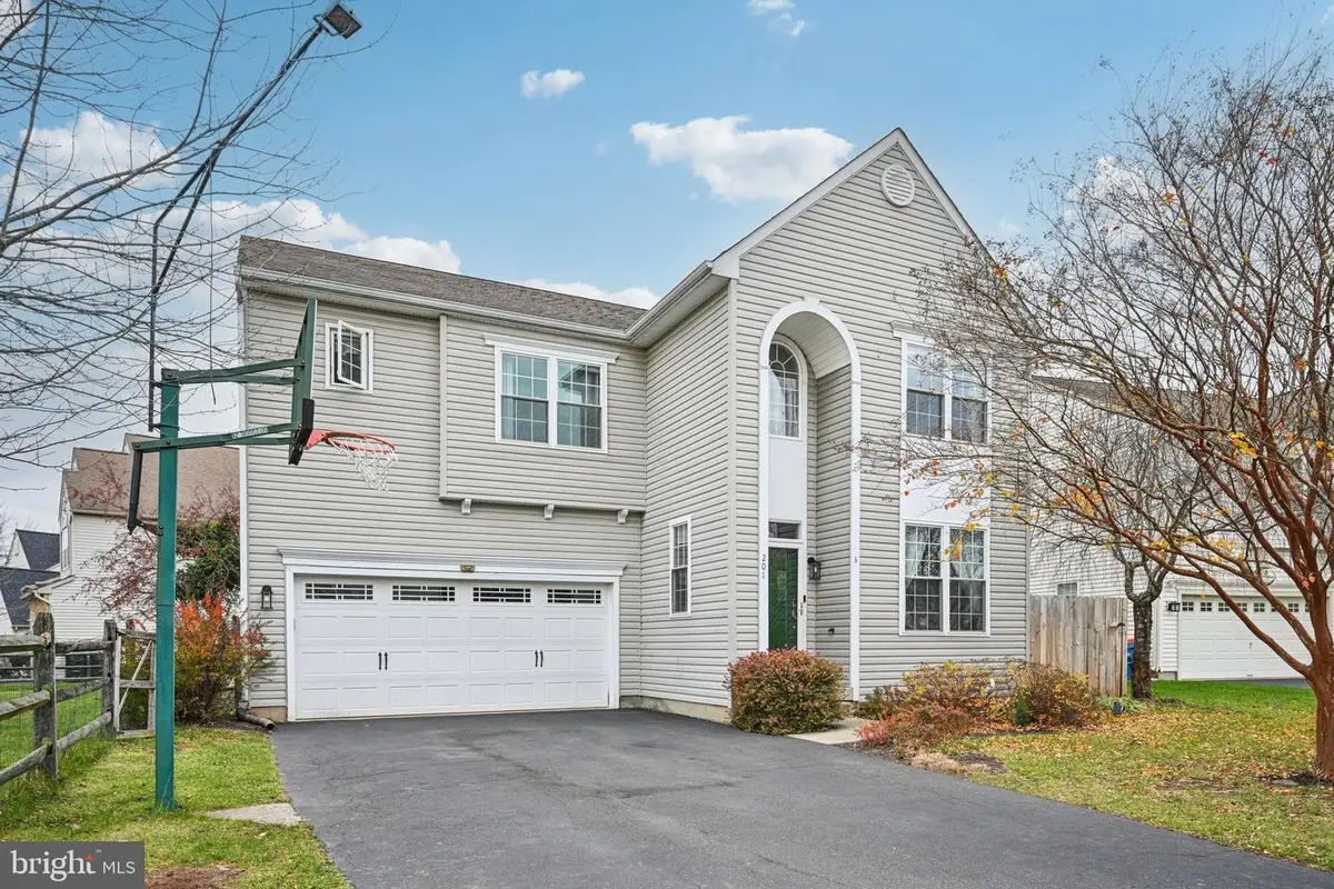 201 Eisenhower Ln, Collegeville, PA 19426 - Image #1