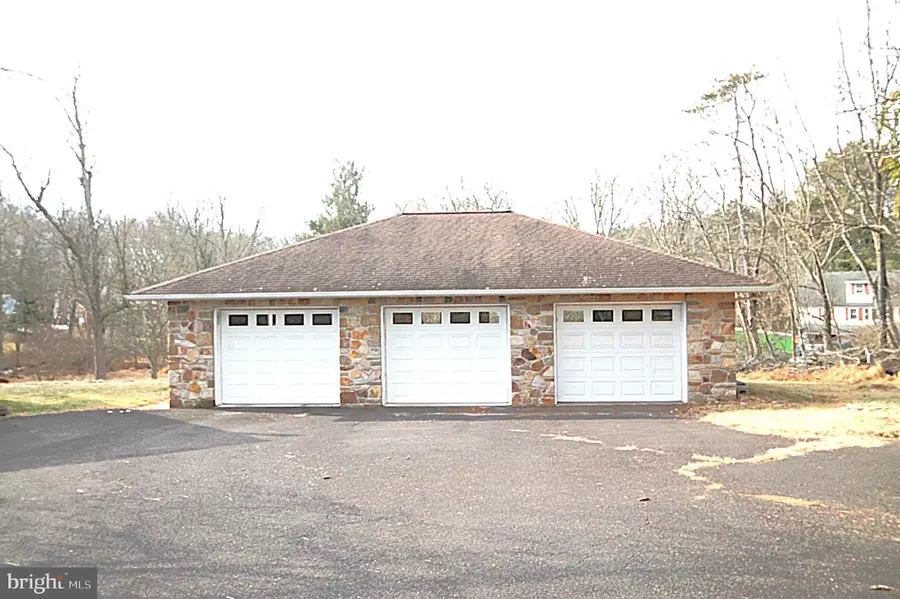 414 Tyson Rd, Schwenksville, PA 19473 - Image #3