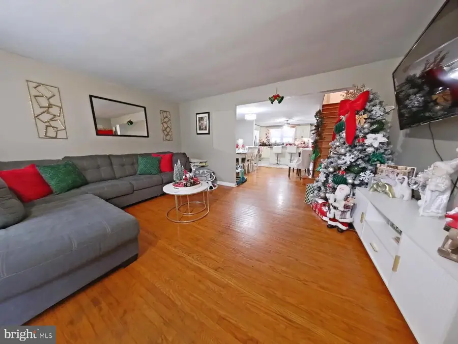 1413 Green Valley Rd, Norristown, PA 19401 - Image #2