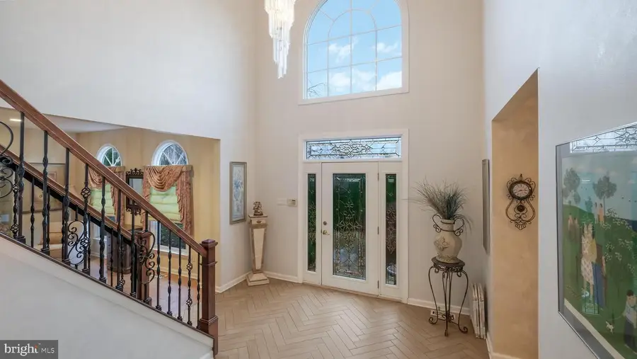 15 Lori Ln, Huntingdon Valley, PA 19006 - Image #3