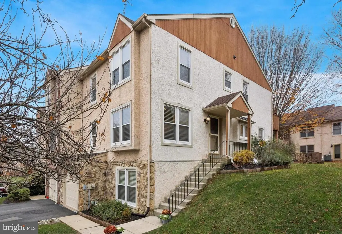 35 White Pine Ct, Lafayette Hill, PA 19444 - Image #1