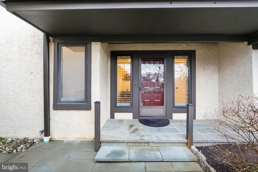 932 Hedgerow Ct #, Blue Bell, PA 19422 - Image #2