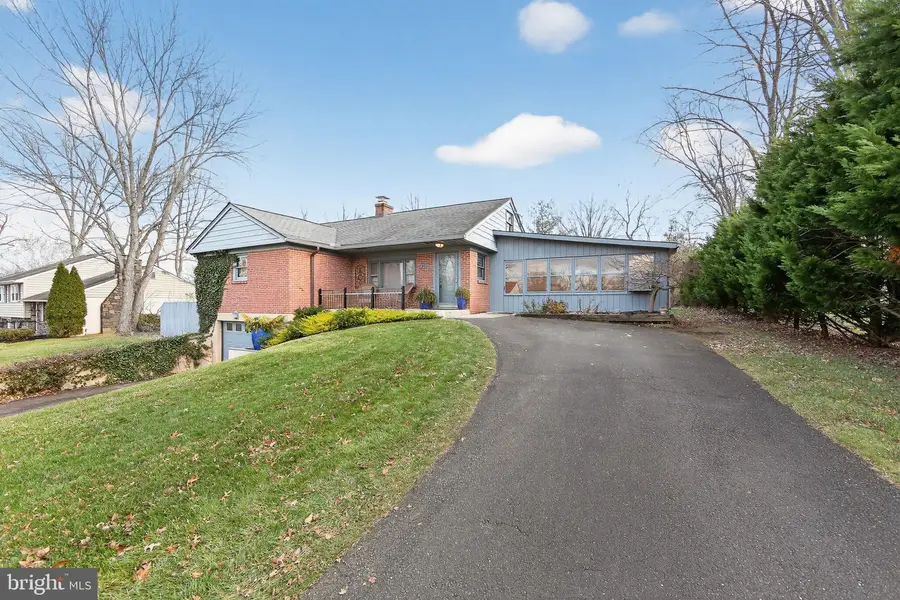 1625 Clearbrook Rd, Lansdale, PA 19446 - Image #2
