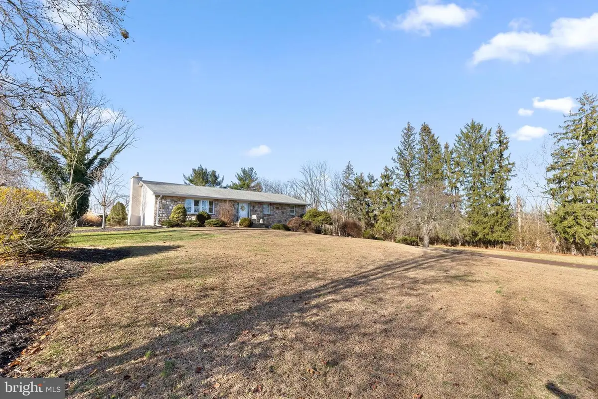 2563 Shelly Rd, Harleysville, PA 19438 - Image #1