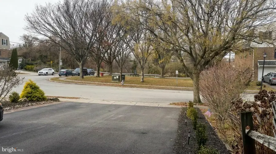 133 Sutcliffe Ln, Conshohocken, PA 19428 - Image #2