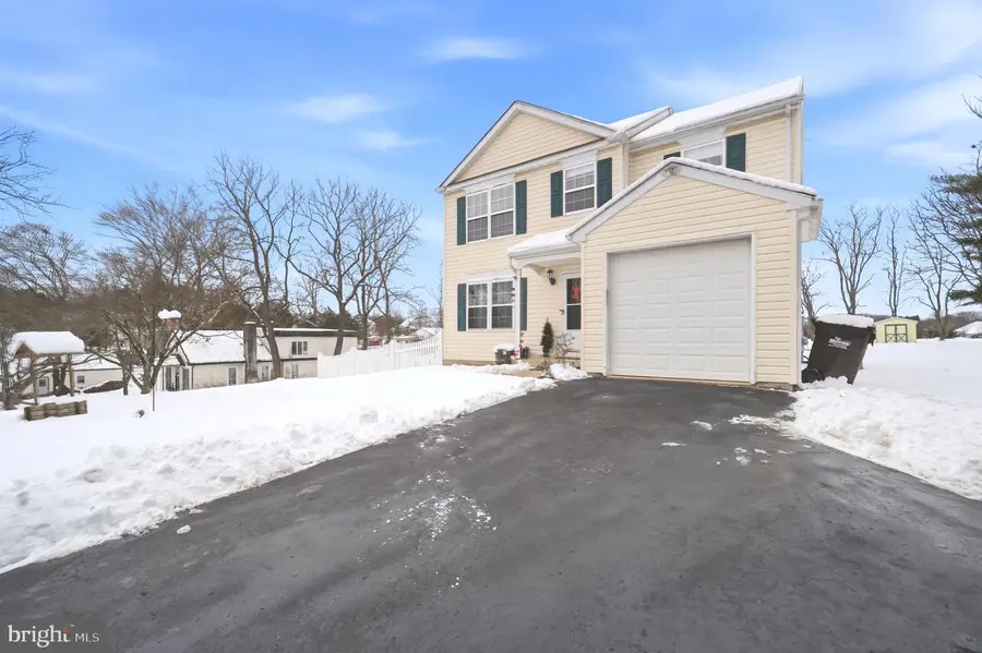 5089 Mclean Station Rd, Green Lane, PA 18054 - Image #2
