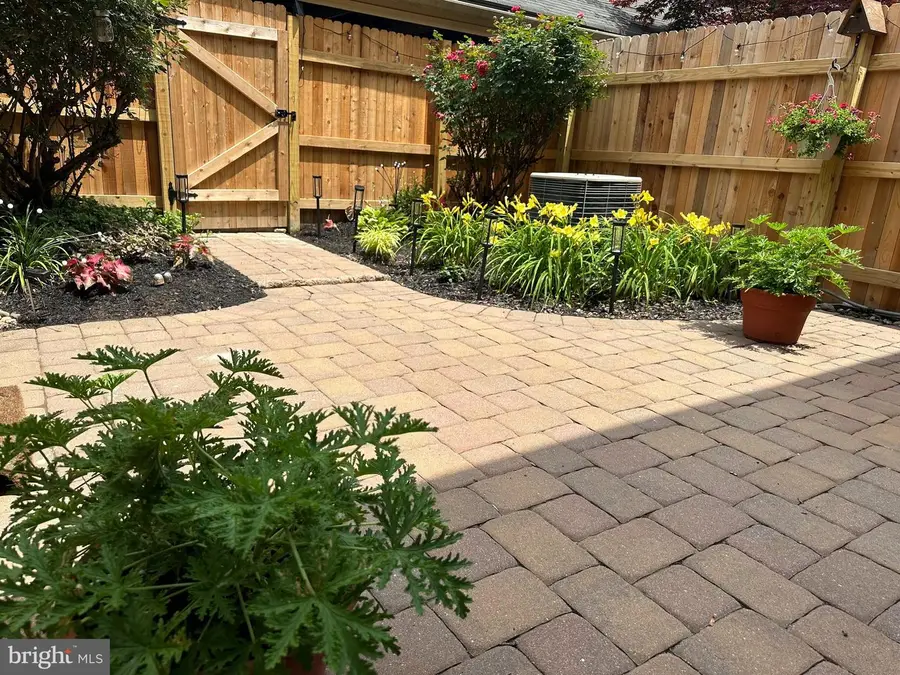 172 Albemarle Dr, Penllyn, PA 19422 - Image #2