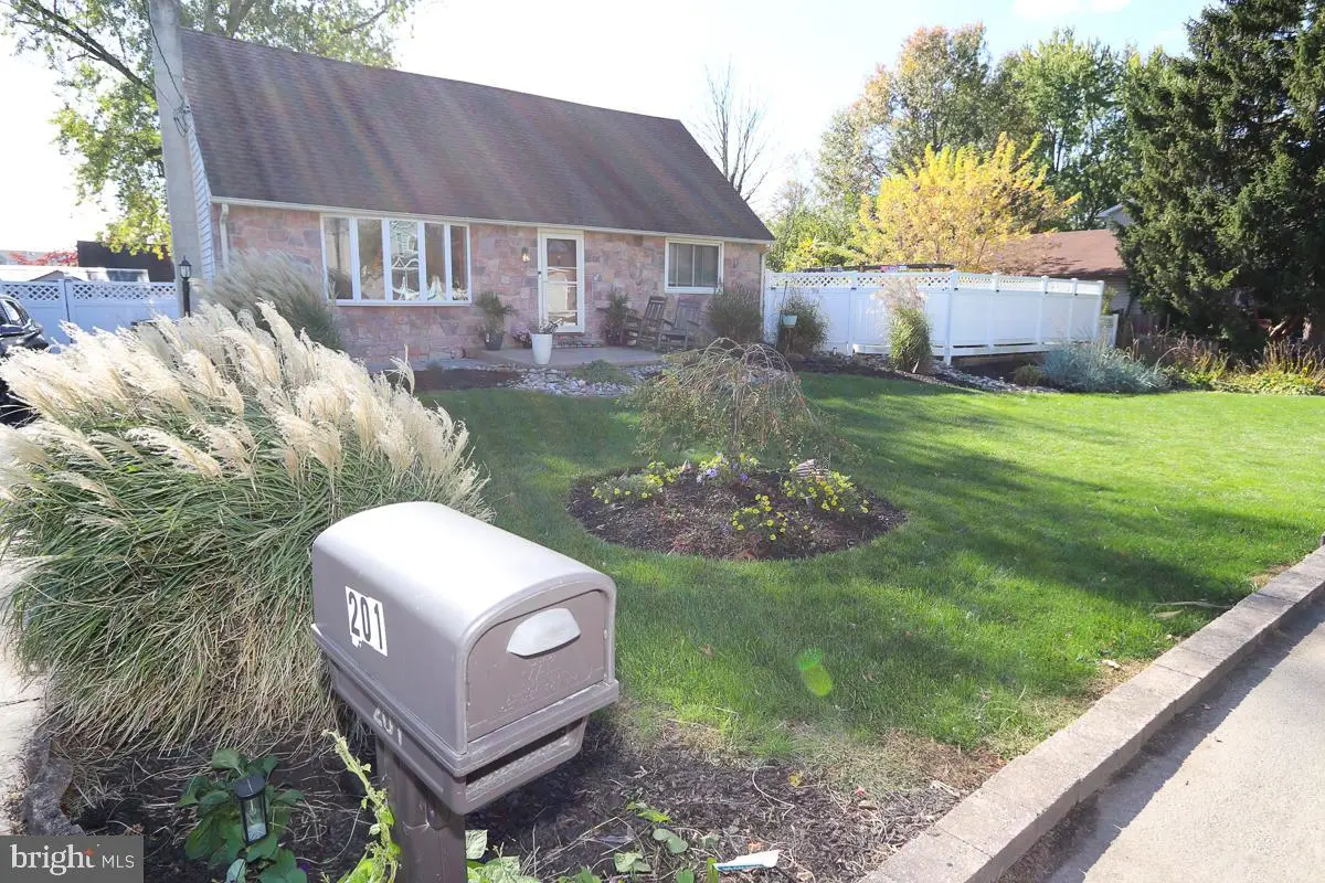 201 Castello Ave, Hatboro, PA 19040 - #1