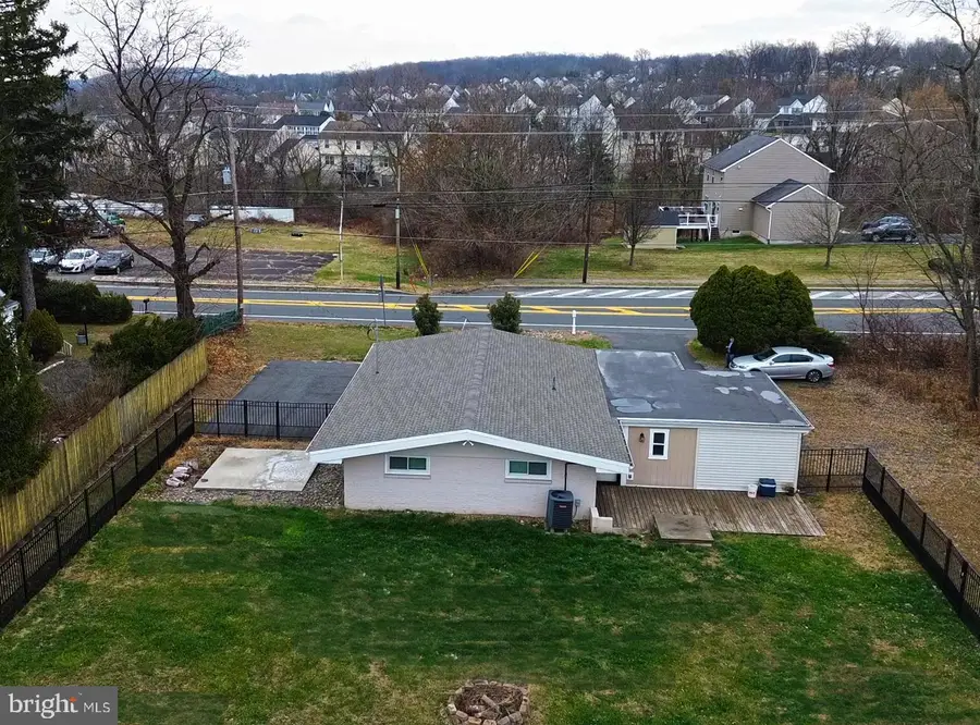 2403 N Charlotte St, Pottstown, PA 19464 - Image #3