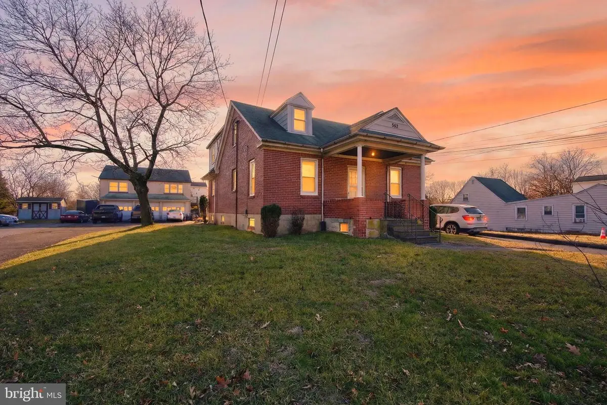 962 Grosstown Rd, Pottstown, PA 19464 - Image #1